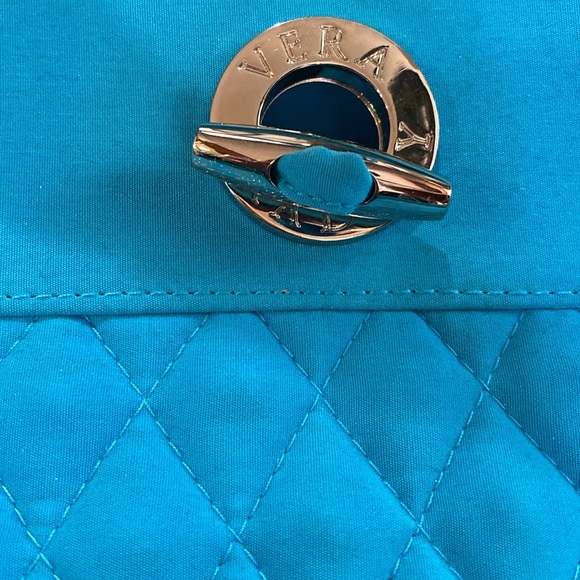 Vera Bradley quilted purse aqua. Excellent condition barely used. - Picture 4 of 6